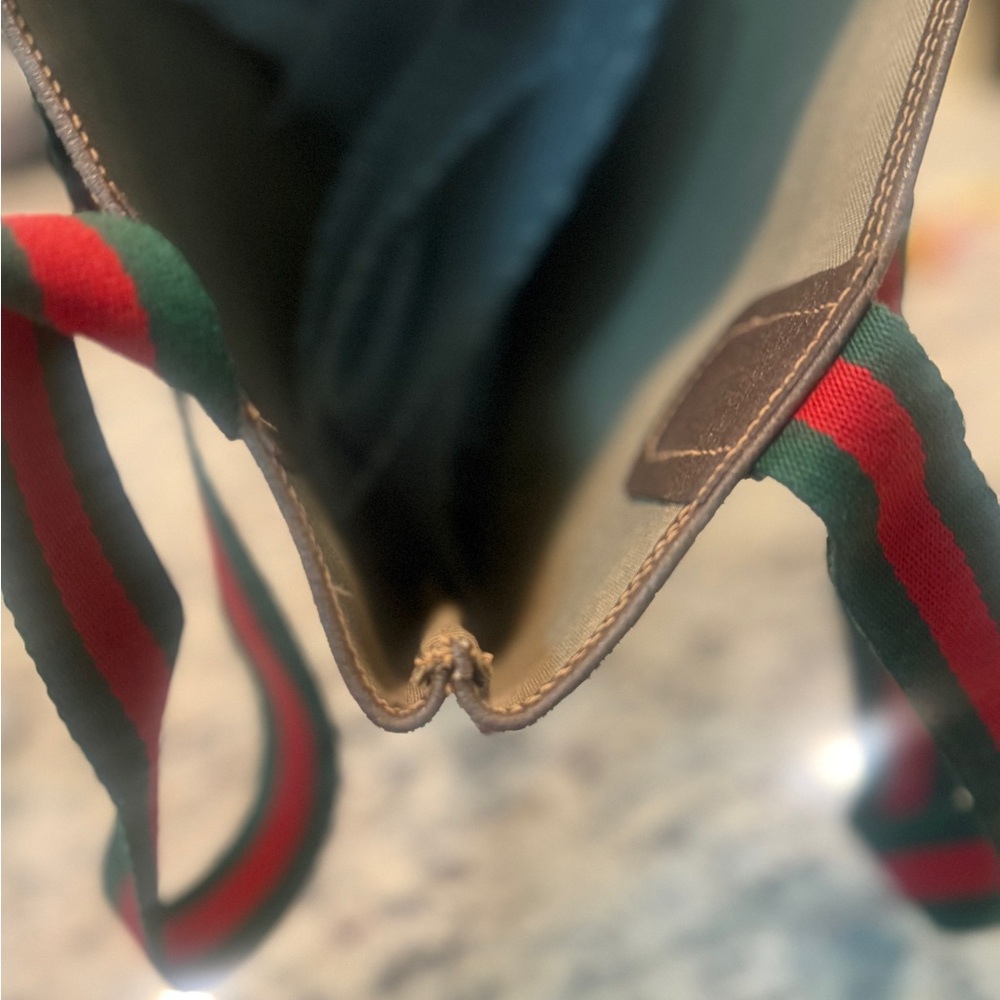 Gucci Vintage GG Supreme Monogram Tote with Green & Red Web Handle - Picture 10 of 13